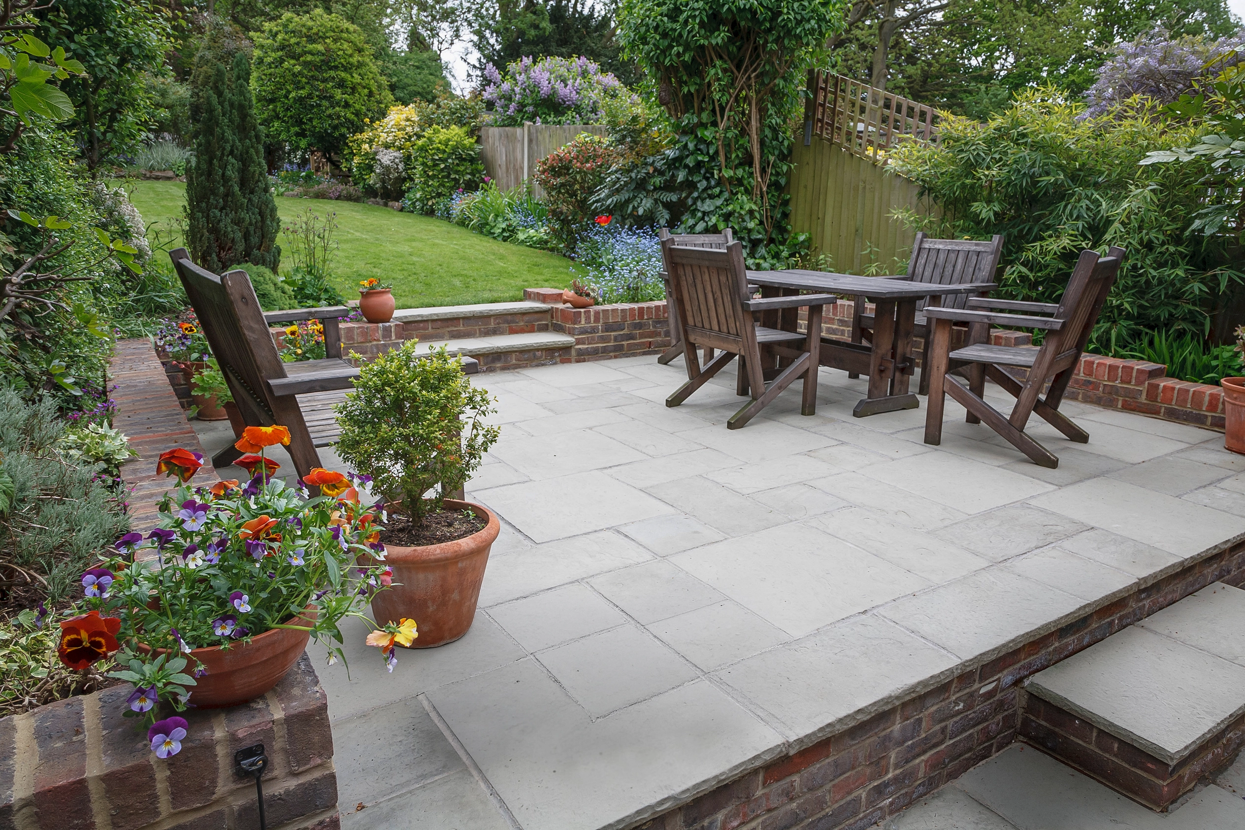 Terrasse propre et sécurisée après nettoyage Eauxigen