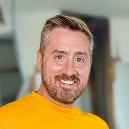 Portrait de Cédric Caudal, artisan du nettoyage extérieur à Blois — Eauxigen