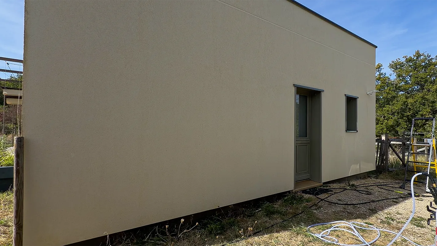 Façade latérale après l’intervention : Nettoyage d’une façade à Chaumont-sur-Loire