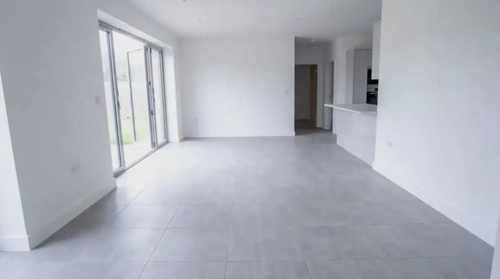 Logement vide après un nettoyage intensif avant sa remise en état à Blois
